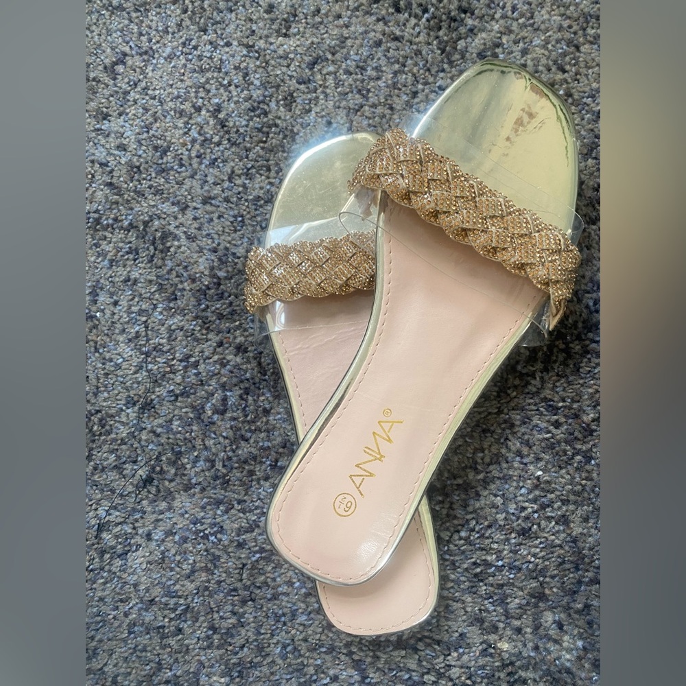 ANNA Gold size 61/2 sandals